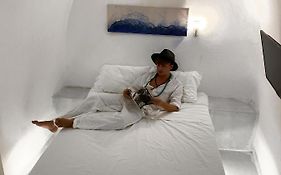 Fira Livin Cave Rooms